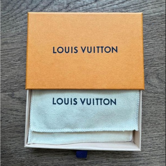 Louis Vuitton Keychain - Picture 3 of 4